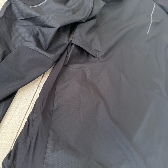 Warp Light Packable Jacket - Picture 13 of 16